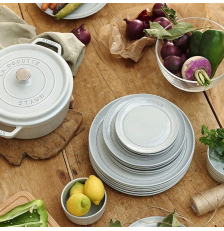 Cocotte ronde en fonte 28 cm Truffe blanche Staub