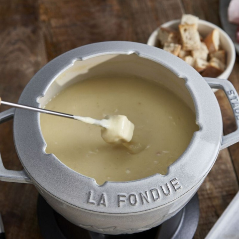 Service à Fondue blanche en Fonte 20cm - STAUB