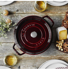 Cocotte ronde en fonte rouge grenadine 28cm - Staub