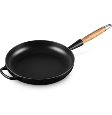 Poêle à frire en fonte émaillée 28 cm Noir Mat, poignée en bois - LE CREUSET