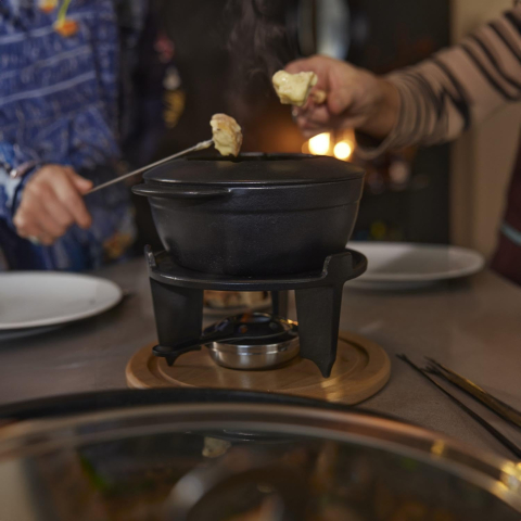 Service à fondue en fonte émaillée 6 personnes D16.5 noir - Baumalu
